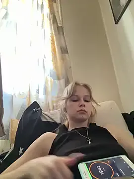 Julie_Cutie's Thumb Image
