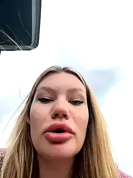 b4by-Emilia – webcam model profile photo Image 13