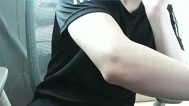 yiyi5588 – webcam model profile photo Image 12