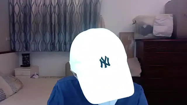 AdeleWood – webcam model profile photo Image 3