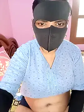 PaulinaGiovanni – webcam model profile photo Image 4