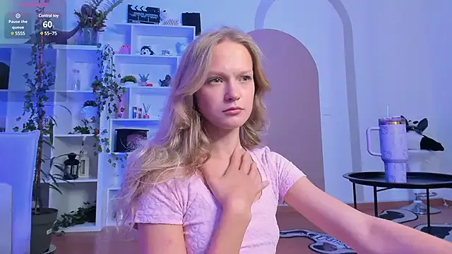Kara_smalltits's Thumb Image