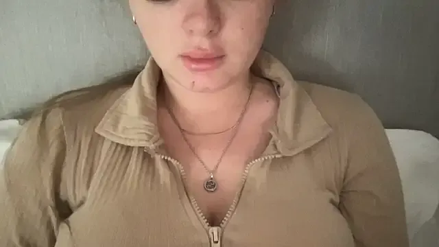MiaPersy – webcam model profile photo Image 5