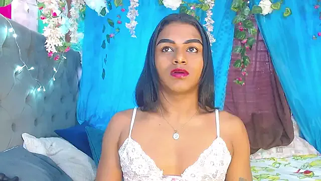 MiraKova – webcam model profile photo Image 10