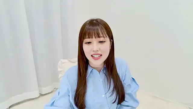 SherineNorth – webcam model profile photo Image 2