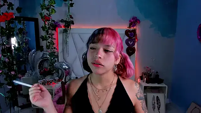zoyarathore – webcam model profile photo Image 4