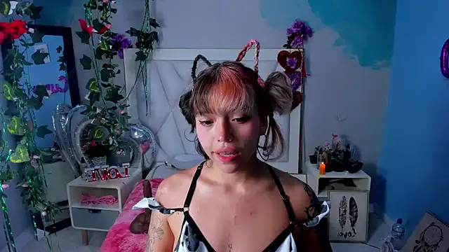 zoyarathore – webcam model profile photo Image 5