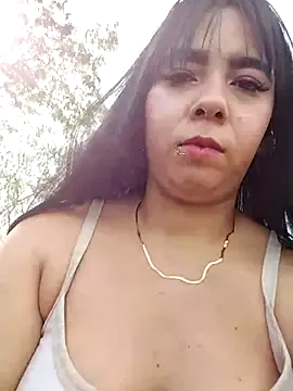 LillyRoyse – webcam model profile photo Image 2