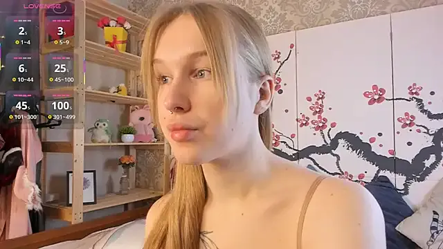 HugeBoobsAlice – webcam model profile photo Image 3