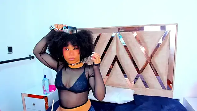 MiraKova – webcam model profile photo Image 10