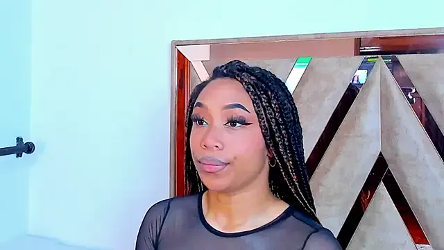 MiraKova – webcam model profile photo Image 3