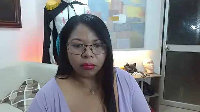 MiraKova – webcam model profile photo Image 14