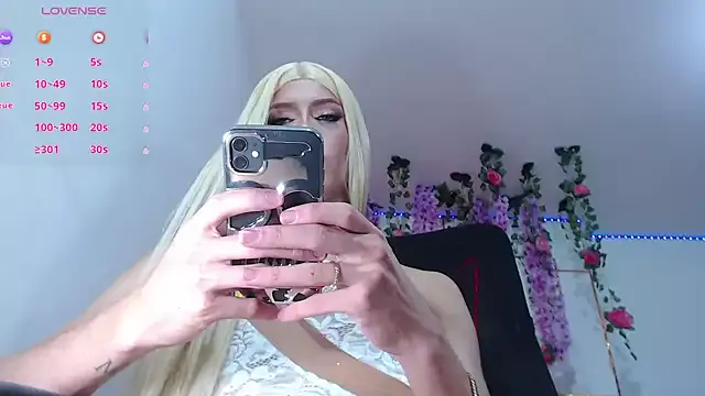 vRio_riov – webcam model profile photo Image 2