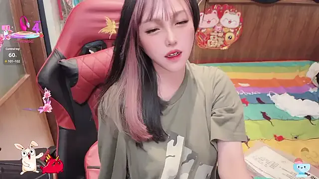 Khaleesi-ying Image 7