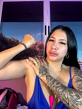 NicolleWillis – webcam model profile photo Image 17
