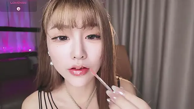 AliciaLisse – webcam model profile photo Image 4