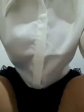 Kiki-vivi – webcam model profile photo