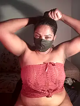momo_room – webcam model profile photo Image 4