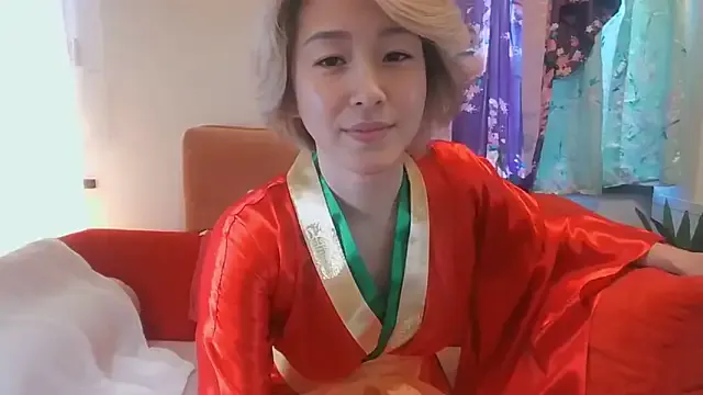 LynBardon – webcam model profile photo Image 5