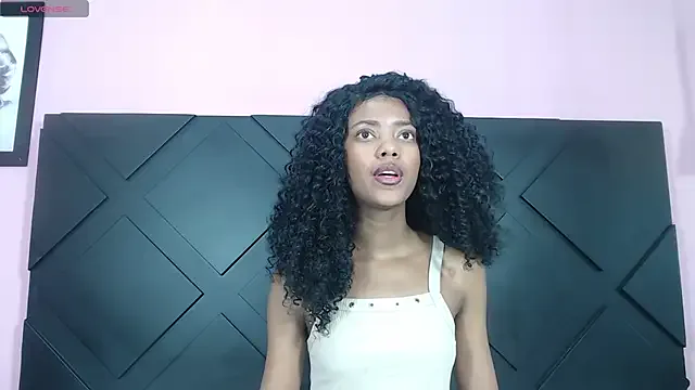 hold-me-tight – webcam model profile photo Image 5