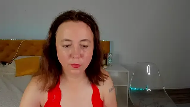 AdelinaLuuna – webcam model profile photo Image 15