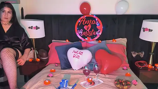 YasmienAtos – webcam model profile photo Image 16