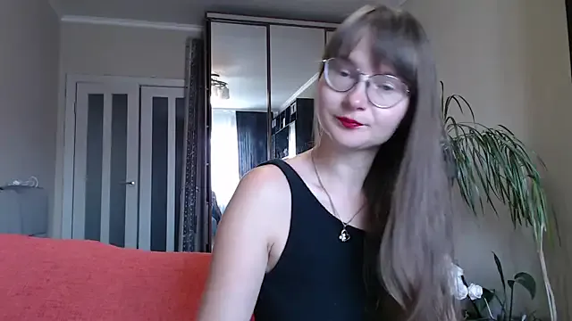 AdelinaLuuna – webcam model profile photo Image 15