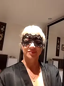 LauMoretti – webcam model profile photo Image 13
