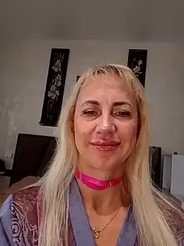 LauMoretti – webcam model profile photo Image 15