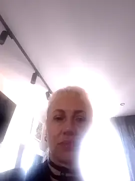 LauMoretti – webcam model profile photo Image 16