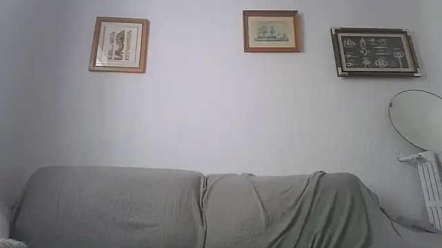 Yaya--728 – webcam model profile photo Image 9