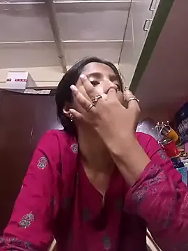 hor-neyJ0zy – webcam model profile photo Image 14