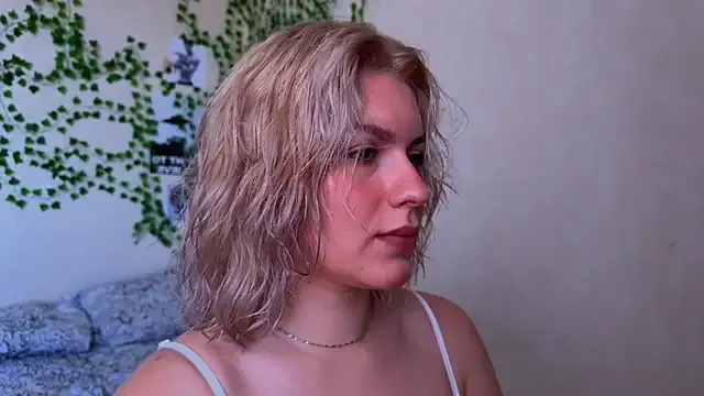 MarylinGlory – webcam model profile photo Image 8