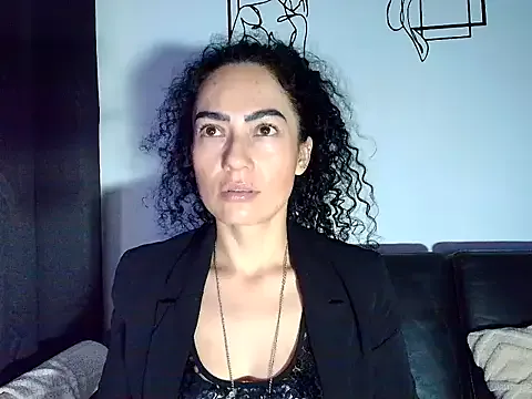 FariBanxOfficial – webcam model profile photo Image 14