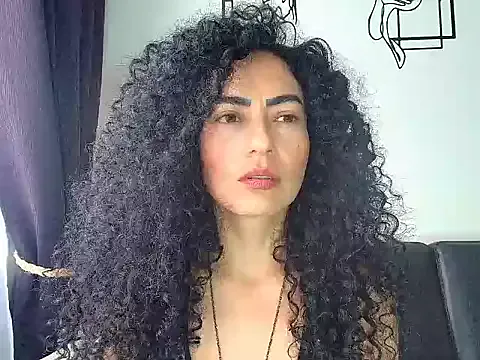 FariBanxOfficial – webcam model profile photo Image 18