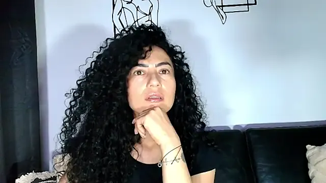 FariBanxOfficial – webcam model profile photo Image 2