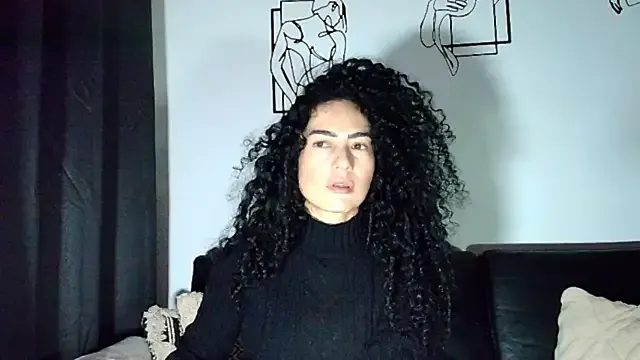 FariBanxOfficial – webcam model profile photo Image 5