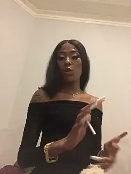 SerenaStar – webcam model profile photo Image 19