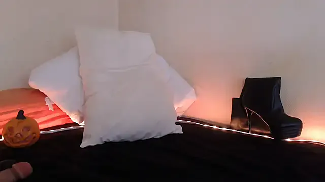 SerenaStar – webcam model profile photo Image 2