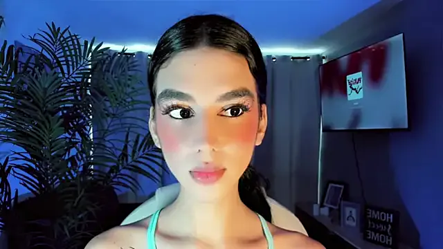 KaiaLoren – webcam model profile photo Image 2
