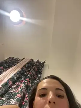 EsmeBrowm – webcam model profile photo Image 7