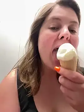 NastyMilf_ – webcam model profile photo Image 5