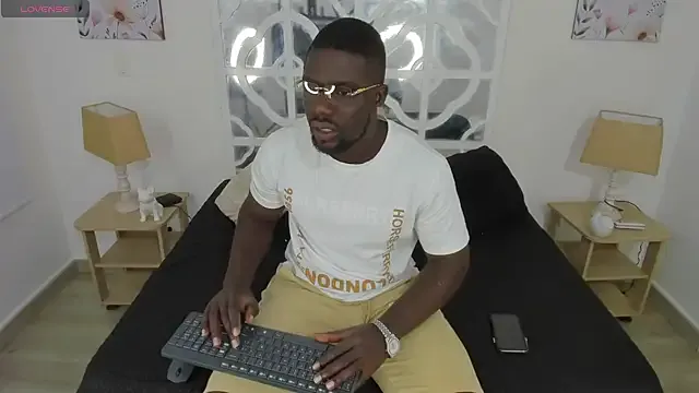 ElaRossie – webcam model profile photo Image 3