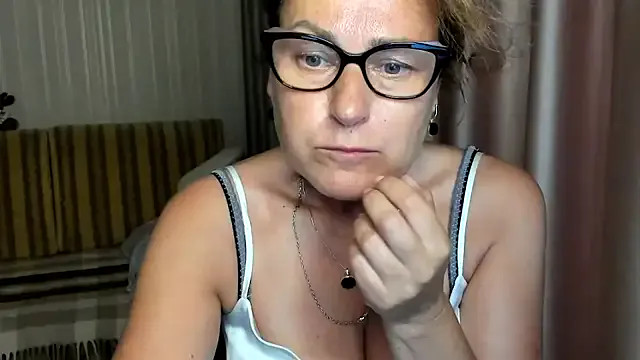 Hotnightsexxx – webcam model profile photo Image 10