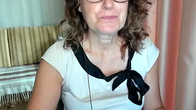 Hotnightsexxx – webcam model profile photo Image 12