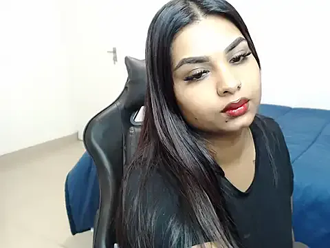 Isabella – webcam model profile photo Image 6