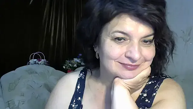 MiraKova – webcam model profile photo Image 9