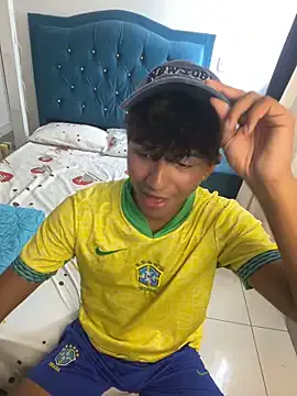 Ellidi – webcam model profile photo Image 12