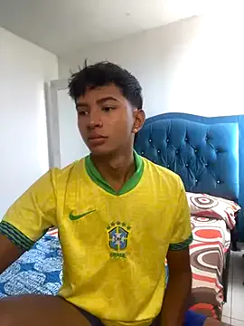 Ellidi – webcam model profile photo Image 16