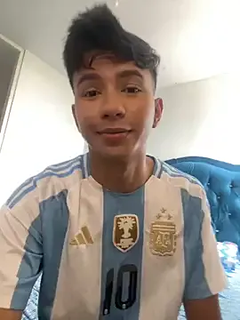 Ellidi – webcam model profile photo Image 6